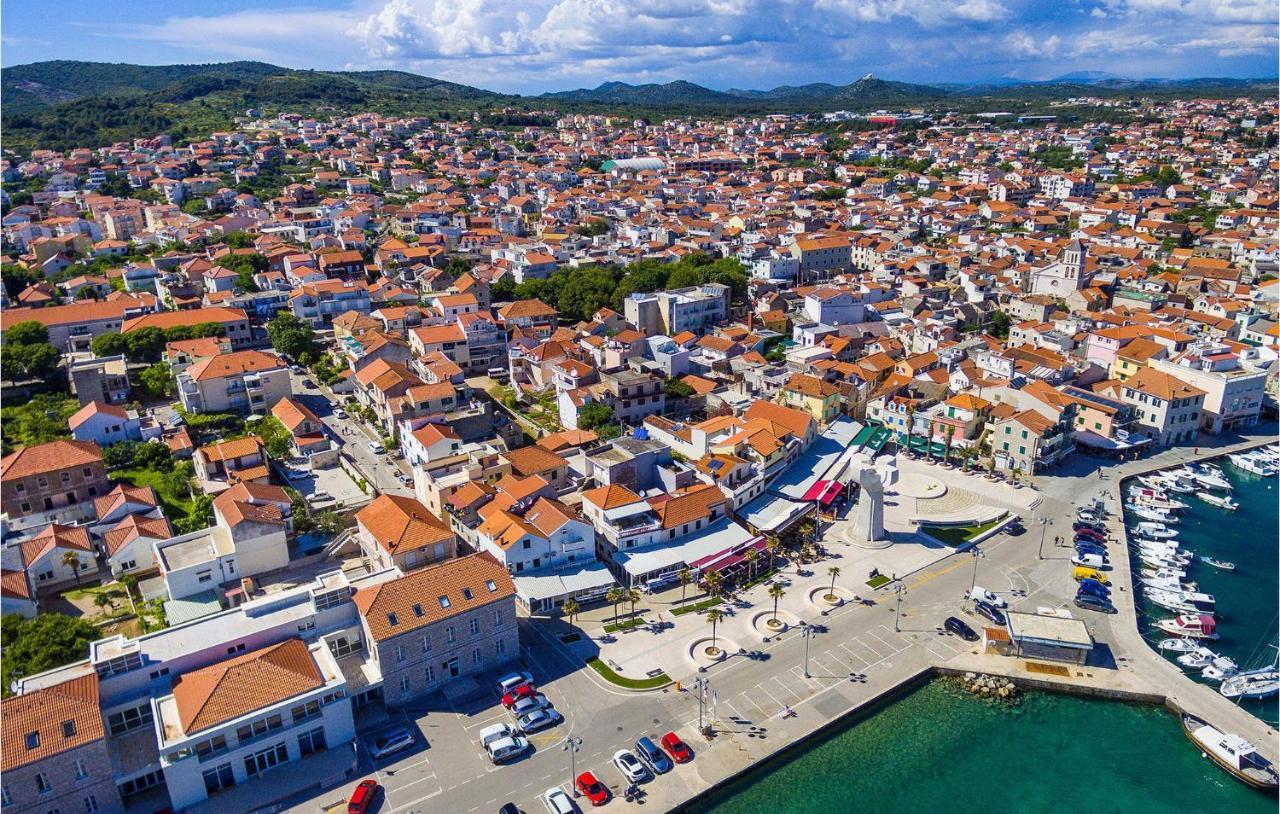 4 Bedroom Cozy Apartment In Vodice Exterior foto