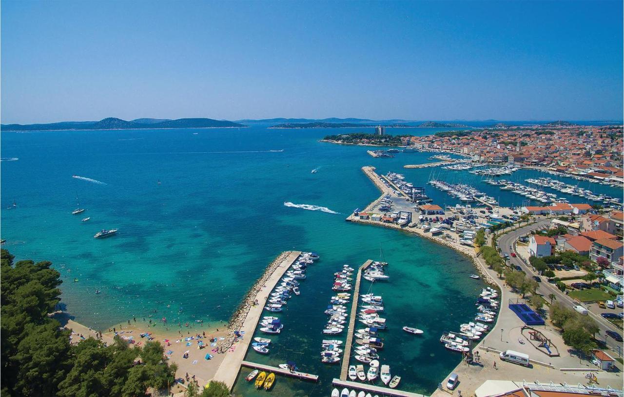 4 Bedroom Cozy Apartment In Vodice Exterior foto