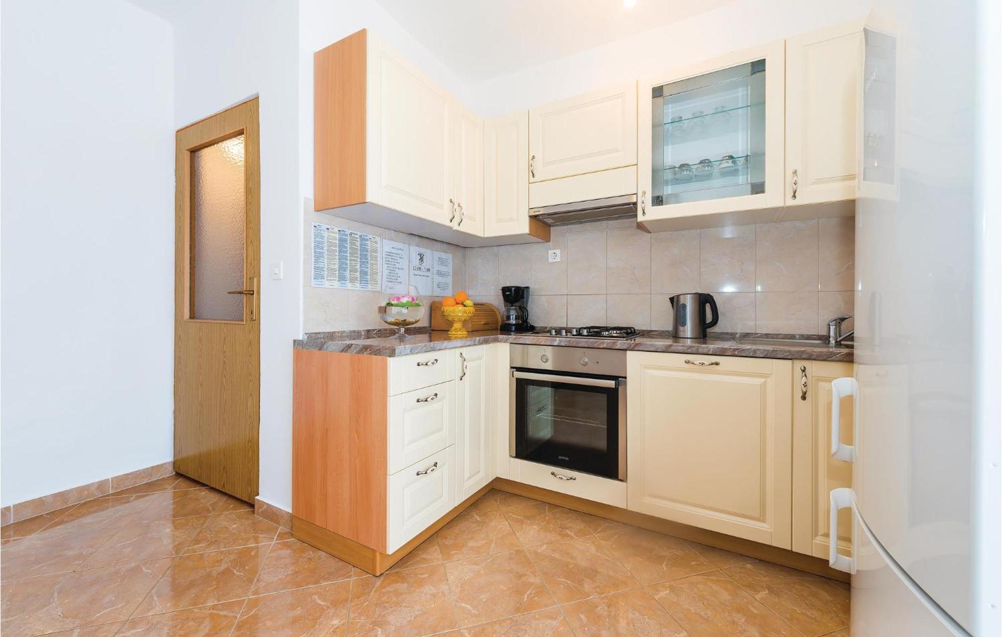 4 Bedroom Cozy Apartment In Vodice Exterior foto