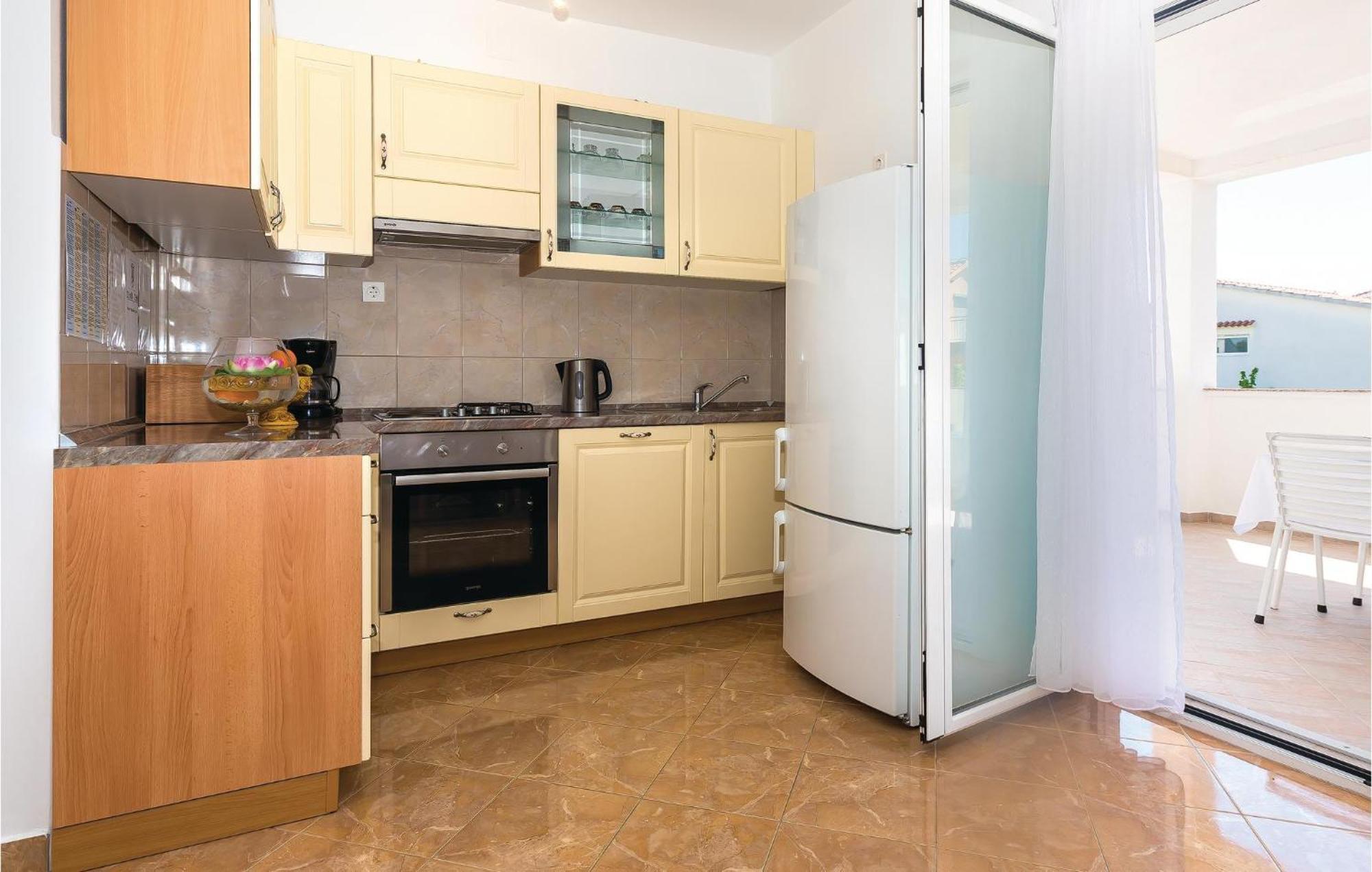4 Bedroom Cozy Apartment In Vodice Exterior foto