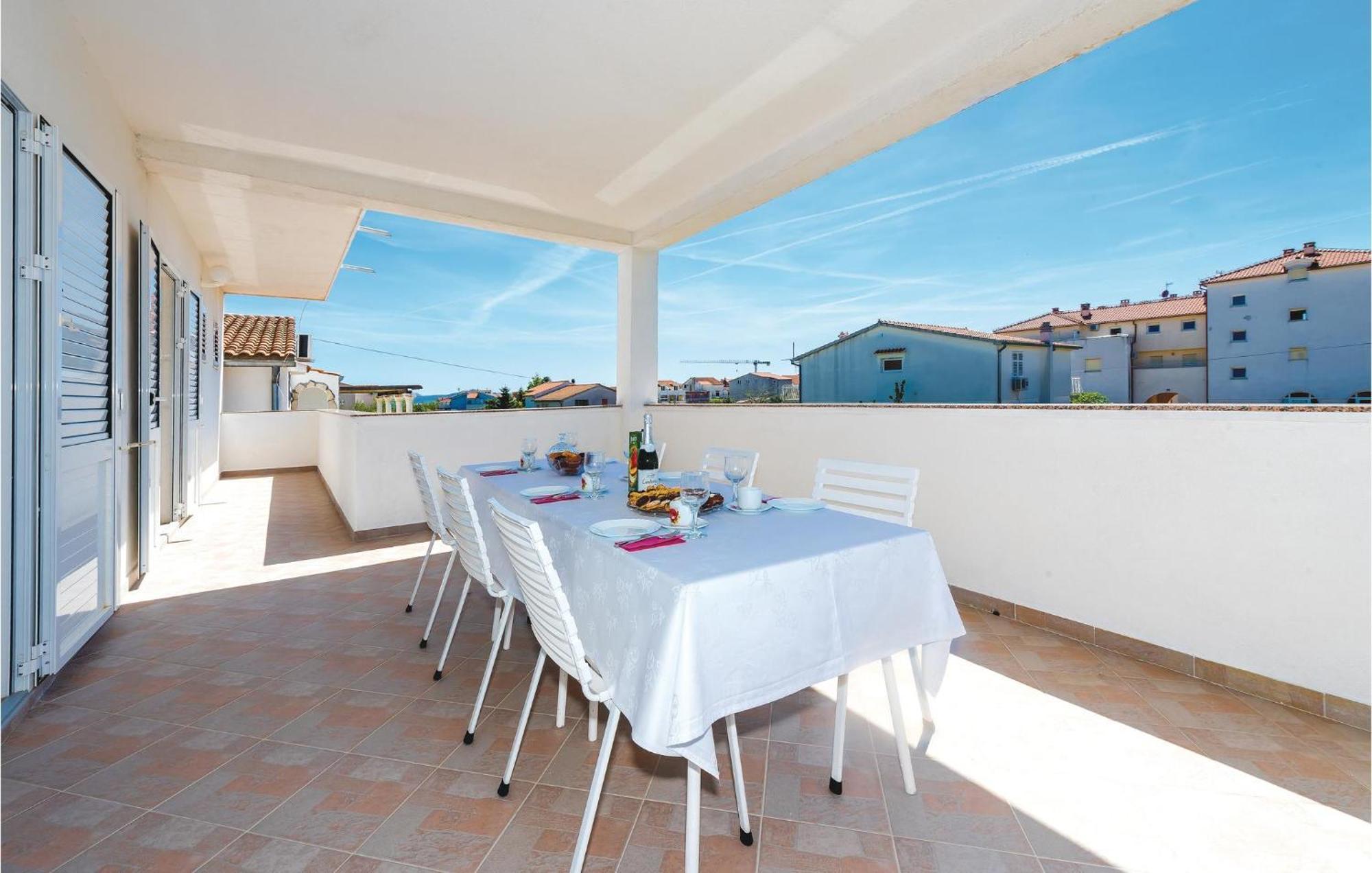 4 Bedroom Cozy Apartment In Vodice Exterior foto