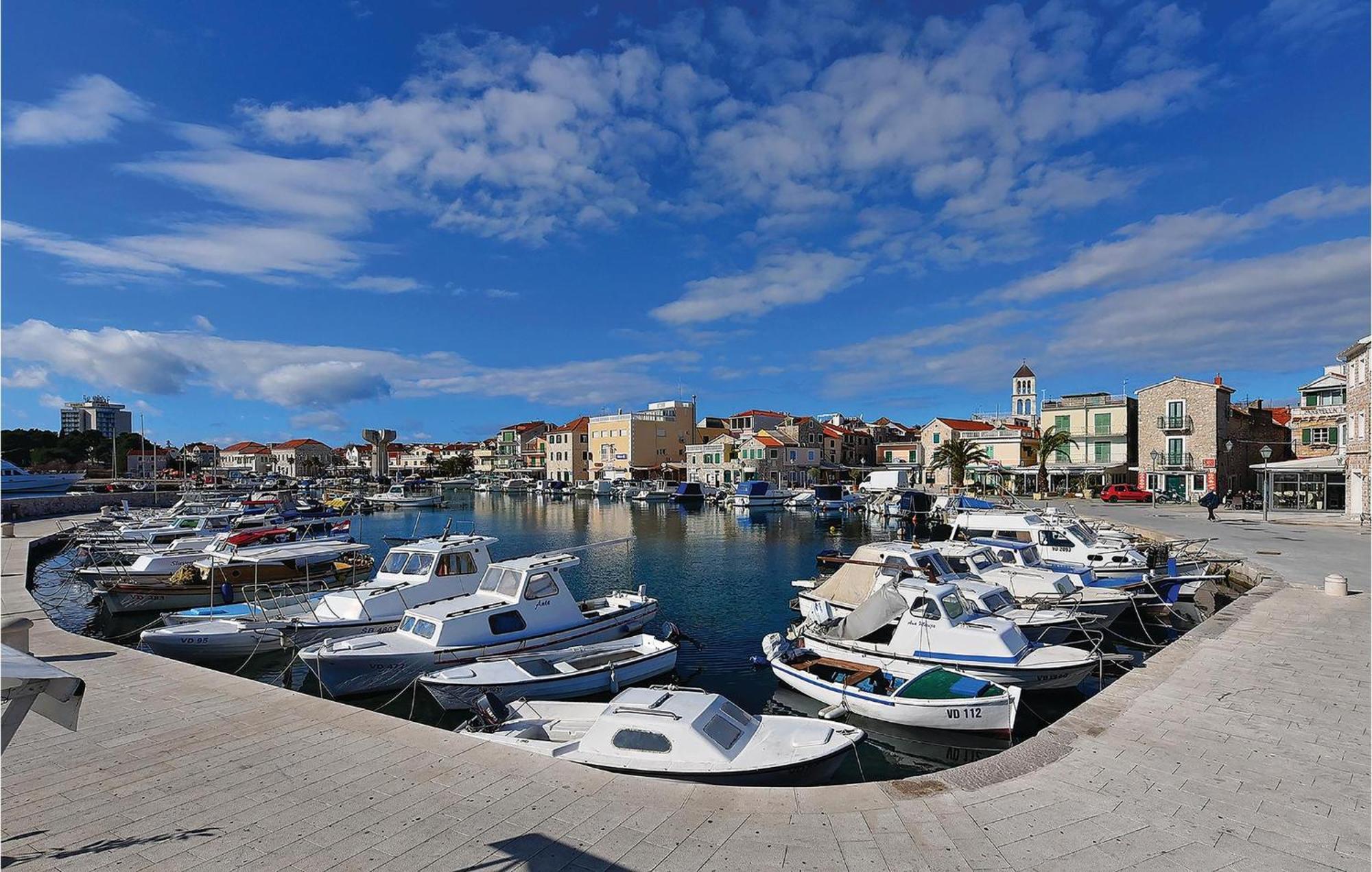 4 Bedroom Cozy Apartment In Vodice Exterior foto