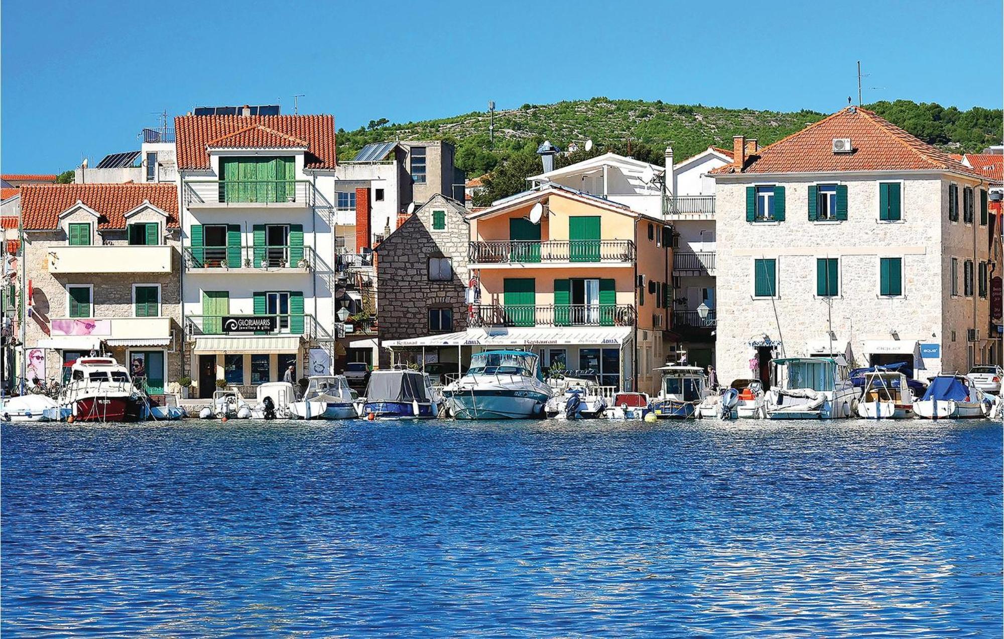 4 Bedroom Cozy Apartment In Vodice Exterior foto